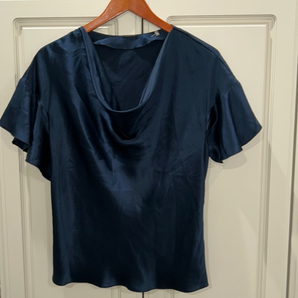ELIE TAHARI silk top!